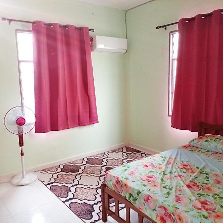 Homestay Wan Z Куала-Тренгану Экстерьер фото